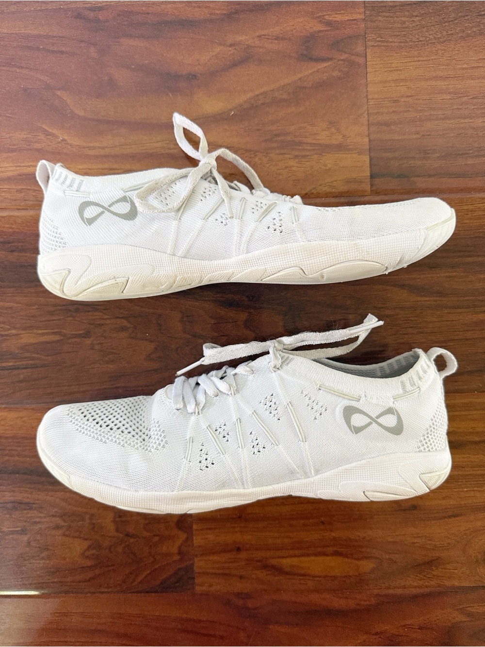 Nfinity Flyte Cheer Shoes 8.5